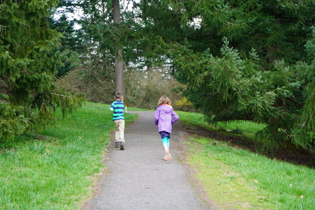 Hiking in Washington Park - Bambini Travel